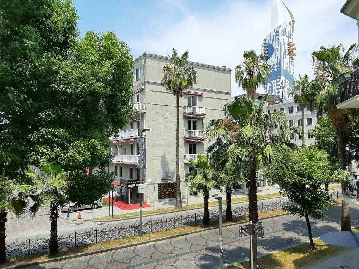Центр Города Батуми Apartment Rustaveli 13 Exterior foto